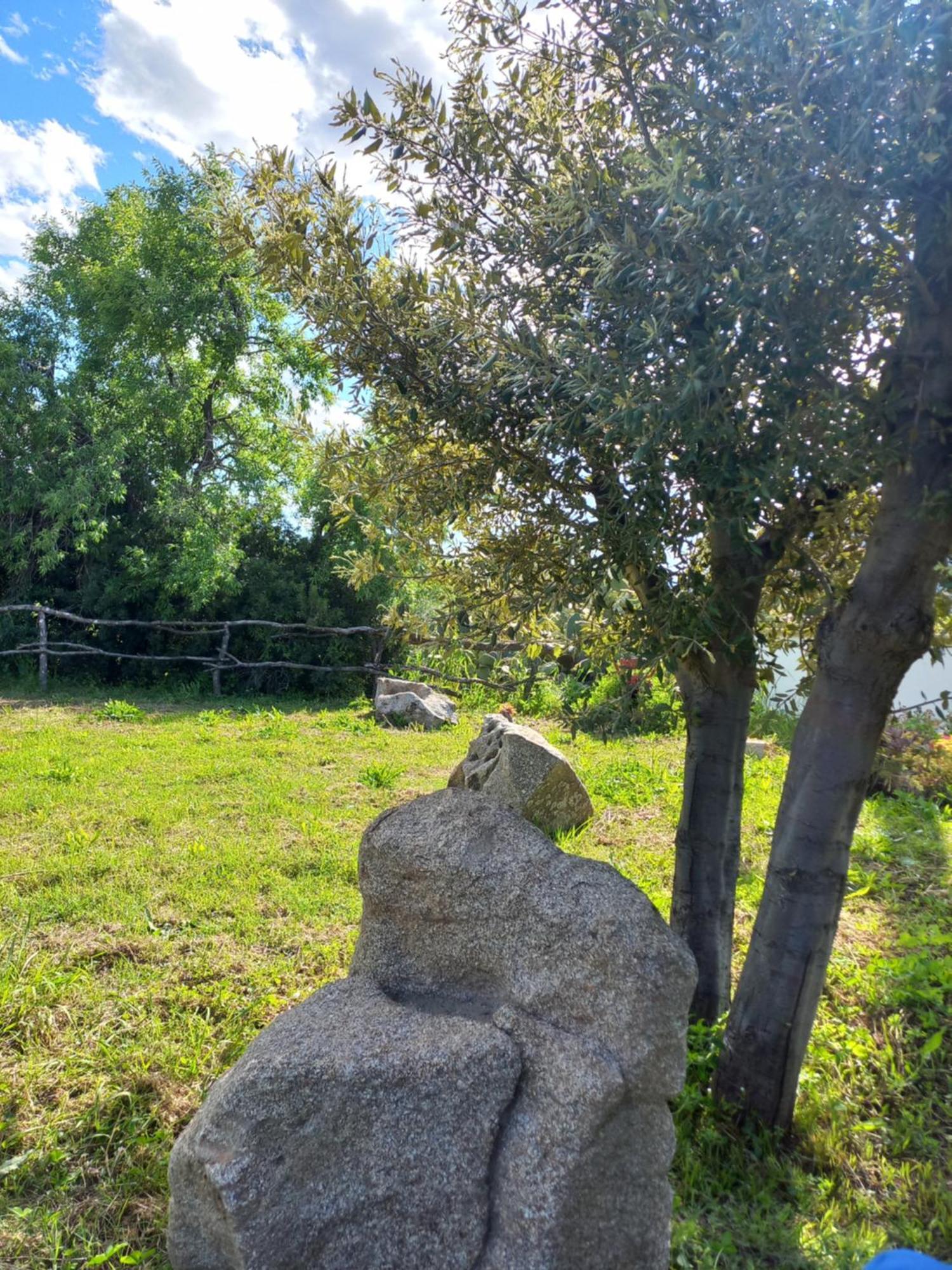 Agriturismo B&B Mares E Montes De Marrante Siniscola Bagian luar foto